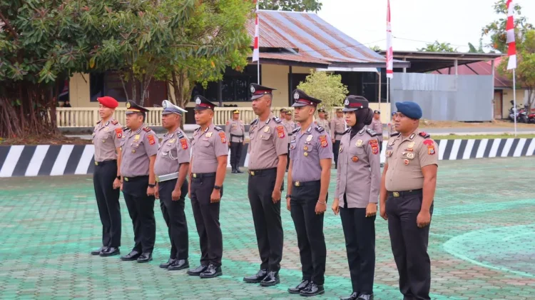 Polres Tual Gelar Upacara Kenaikan Pangkat 60 Personil Polres dan Brimob