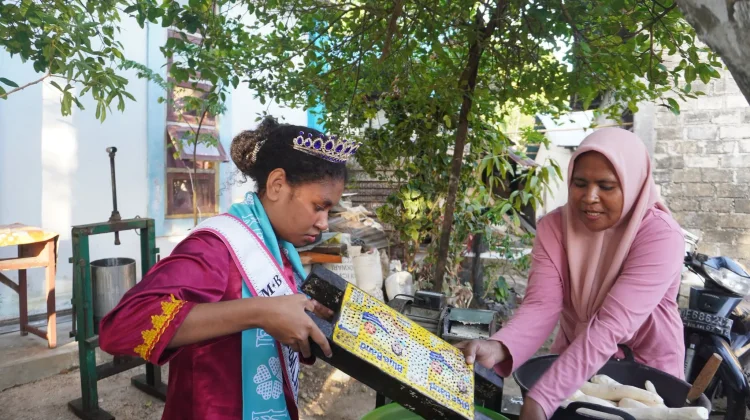 Laurencia Beatrix Maturbongs Promosikan Enbal sebagai Warisan Budaya Kei