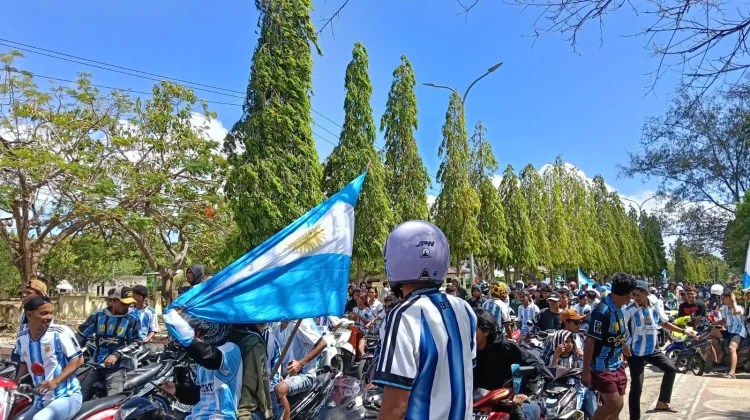 Konvoi Suporter Timnas Argentina Meriahkan Pulau Kei usai Kemenangan 3-1 atas Swis