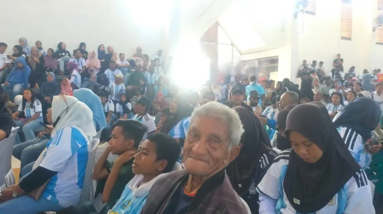 Usia Boleh 78 Tahun, Semangat Nobar Piala Dunia David Tetap Membara