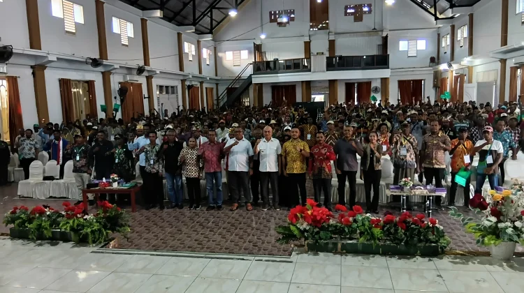 Bupati Kaidel Resmi Menutup Pra Musyawarah Masyarakat Hukum Adat (MHA) Aru 2026