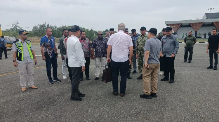 Haji Isam Survei Lokasi Investasi di Aru Selatan, Disambut Forkopimda