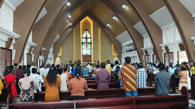 Wakil Uskup Aru Pimpin Misa Hari Minggu Biasa XVIII di Gereja Santo Yosep Dobo