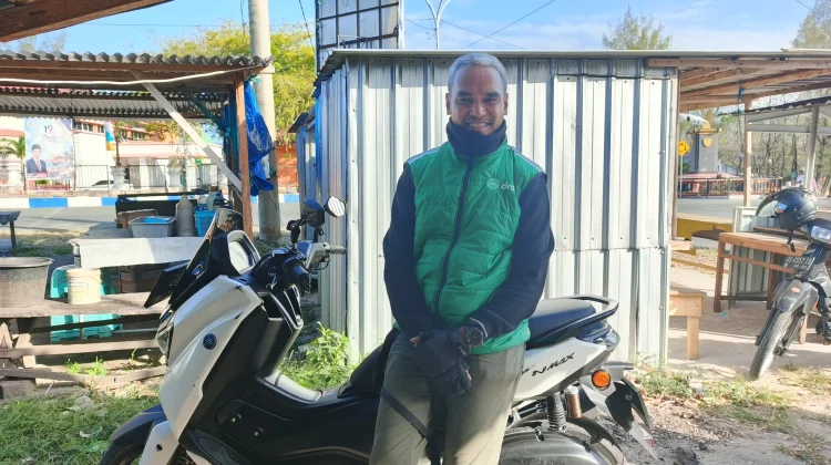 Pengemudi Ojol Berharap Harga Pertamax Kembali Turun