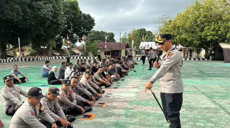 Tegakkan Disiplin dan Integritas, Kapolres Tual Pimpin Langsung Sidak HP Anggota
