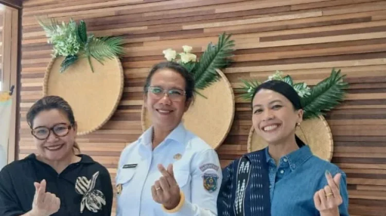 Sentuhan Sarinah Pandu Siap Bawa Tenun Ikat Tanimbar Menembus Pasar Global