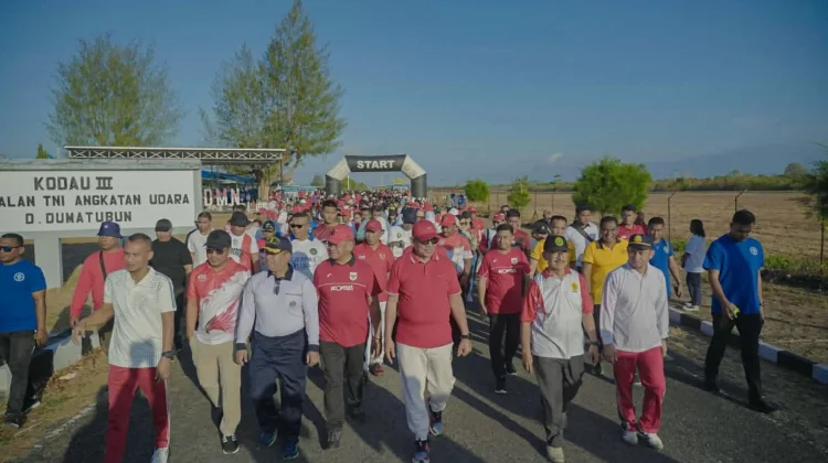 Jalan Santai HUT RI Satukan Warga, Bupati Thaher Ajak Perkuat Persaudaraan