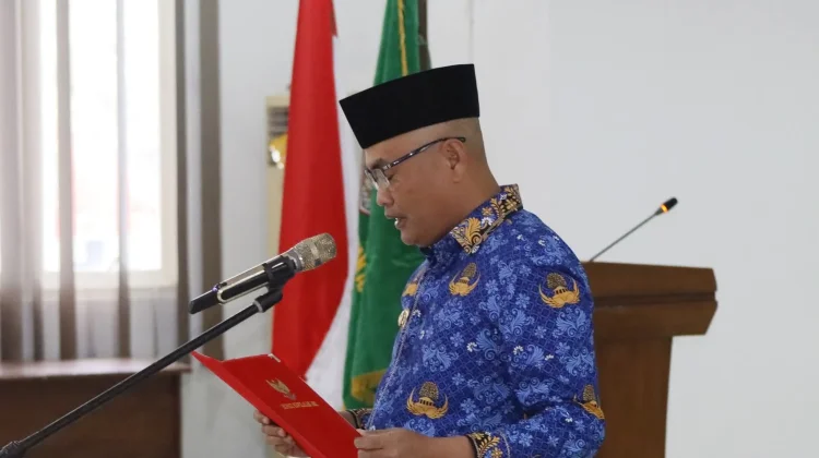 Bupati Aru Lantik Pejabat Eselon II, Tegaskan Sistem Merit dan Talenta