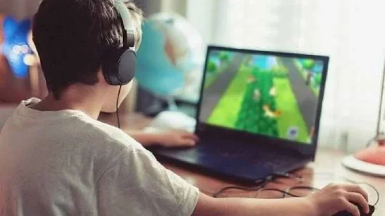 Dampak Negatif Bermain Game Oline bagi Anak - Anak