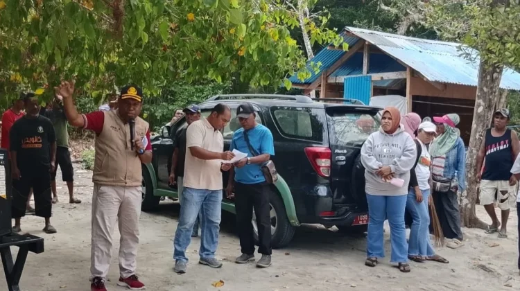 Aksi Bersih DLHK Tual dan Panitia Jambore di Difur