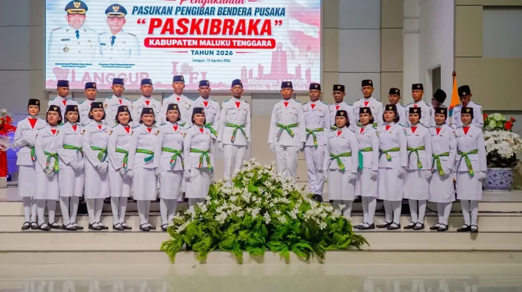 Bupati Thaher Kukuhkan 30 Anggota Paskibra Maluku Tenggara