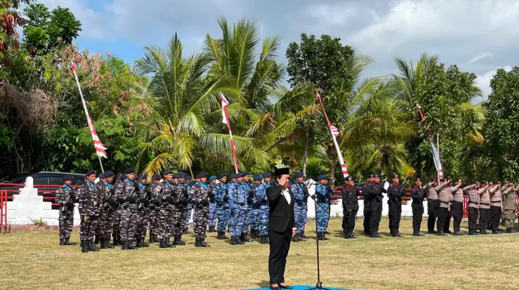 Wakapolres Kepulauan Tanimbar Hadiri Upacara Ziarah di TMP