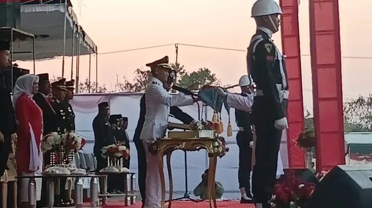 Upacara Penurunan Bendera HUT ke-81 RI di Kabupaten Kepulauan Aru Berlangsung Khid