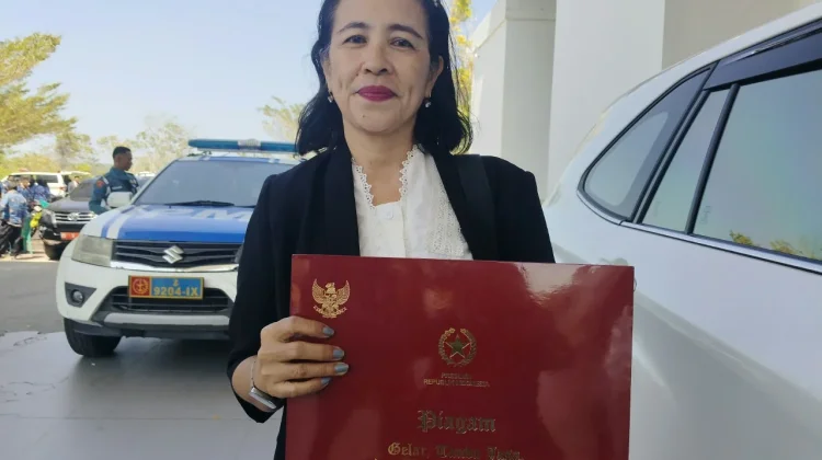 Terima Satyalancana Karya Satya, Eirene Matmey Ajak ASN Muda Tingkatkan Kinerja