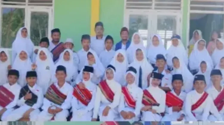 MTs Desa Kilon Gelar Upacara Kemerdekaan ke-81 dengan Penuh Khidmat
