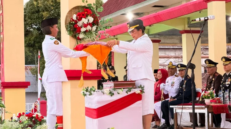 Kapolres Kepulauan Tanimbar Hadiri Upacara Penurunan Bendera