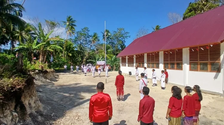 SMK Kasih Theresia Gelar Upacara Perdana HUT Ke-81 RI di Gedung Baru