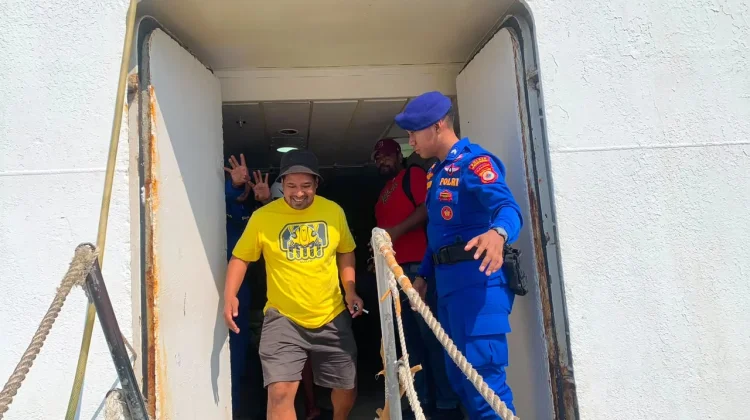 Sat Polair Polres Kepulauan Tanimbar Amankan Debarkasi KM. Pangorango