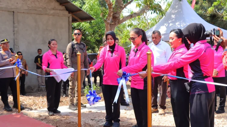 Ketua Umum Bhayangkari Kunjungi Kota Tual, Salurkan Bantuan dan Bakti Sosial