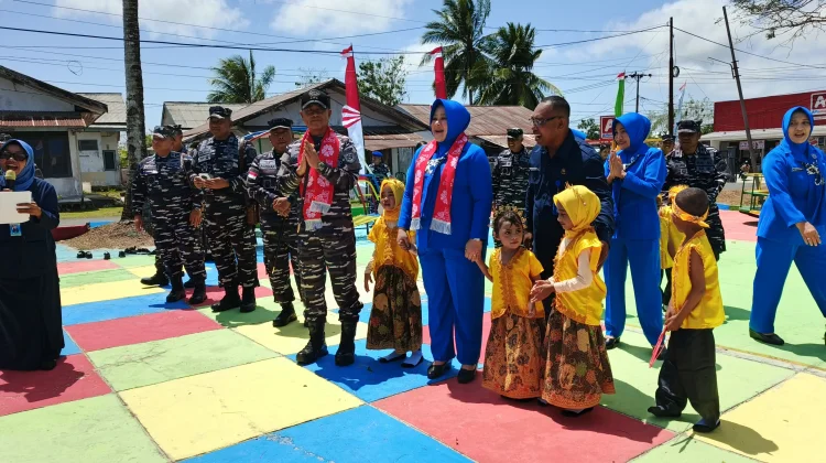 Panglima Koarmada RI Beri Perhatian terhadap Pendidikan Anak di TK Hang Tuah Tual