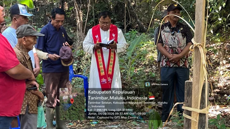 Bhabinkamtibmas Olilit Raya 1 Kawal Peletakan Batu Pertama Sumber Air Oryoin