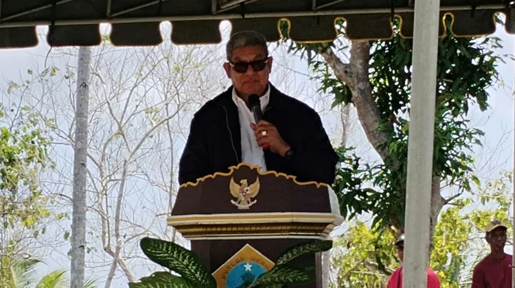 Pemkab Malra Serahkan 3 Rumah Baru untuk Korban Bencana di Ohoirenan