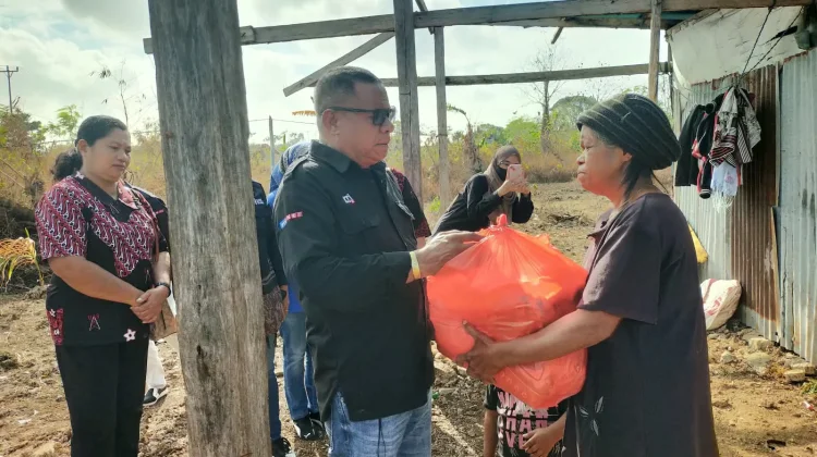 Menyongsong Hari Bhakti Radio Ke-81 tahun, LPP RRI Langgur Berbagi