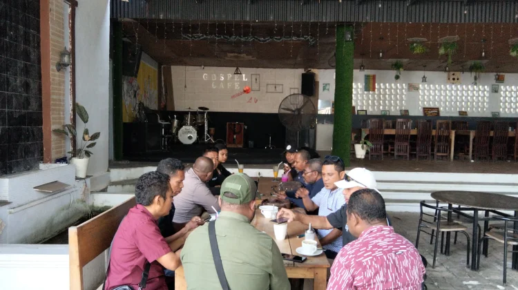 Humas Polres Aru dan Insan Pers Jalin Silaturahmi, Yubilino: Coffee Morning Perkuat