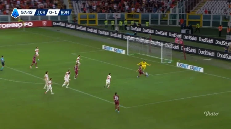 AS Roma Kalahkan Torino 2- 0 dan Kuasai Puncak Klasmen Liga Italia
