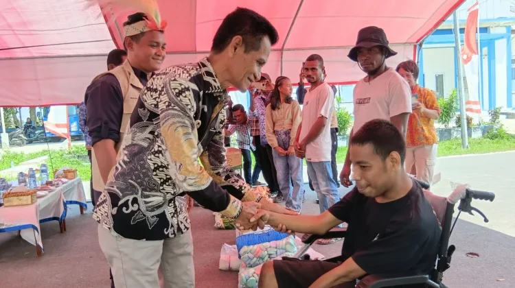 Wabup Buka Penyaluran Bantuan Atensi Sosial untuk 258 Warga Aru