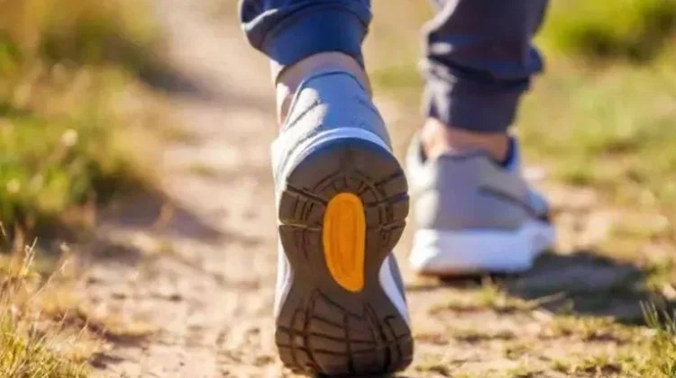 Pentingnya Menggunakan Alas Kaki