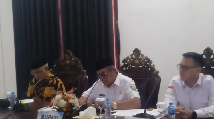Bupati Tegaskan Selesaikan Segera Sengketa Kepala Ohoi