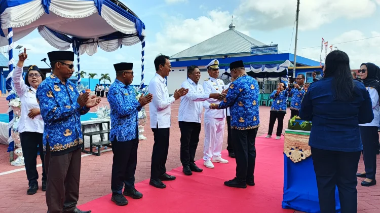 UPP Tual Bagikan Life Jacket Gratis untuk Pengguna Speedboat