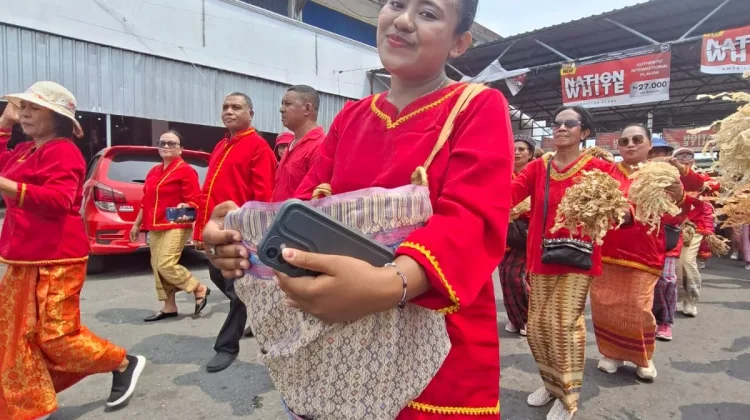 Apostolat Hati Kudus Yesus Langgur, Gelar Saryat di Pasar Langgur