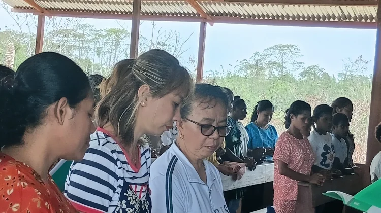 RD Roland Ignatius Renwarin Pimpin Misa Minggu Biasa XXV di Kapel Santo Yosep Peker
