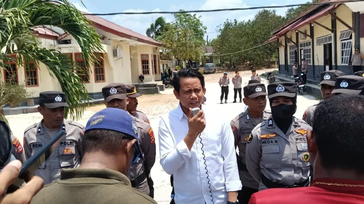 Ratusan Warga Watdek Datangi Polres Malra, Sampaikan Tuntutan Kasus Pelecehan