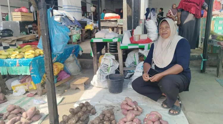 Kemarau Pengaruhi Pasokan Petatas dan Keladi di Pasar Langgur