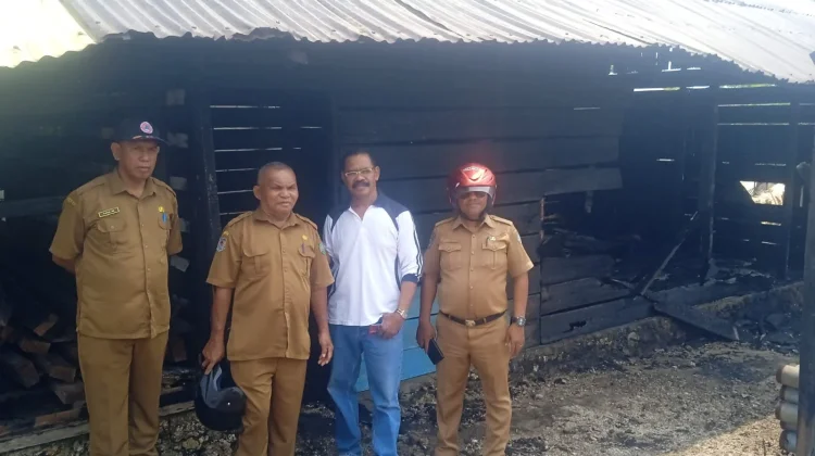Satu Rumah Usaha Terbakar di Langgur BPBD Malra Turun Tangan