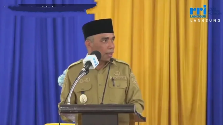 Prioritaskan Pendidikan, Pemkot Tual berikan Beasiswa Mahasiswa, Seragam gratis