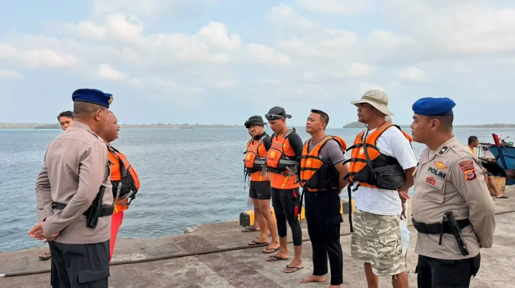 Long Boat Mati Mesin di Perairan Tual, 4 Penumpang Selamat Dievakuasi Tim SAR
