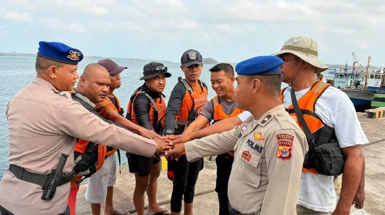 Long Boat Mati Mesin di Perairan Tual, 4 Penumpang Selamat Dievakuasi Tim SAR
