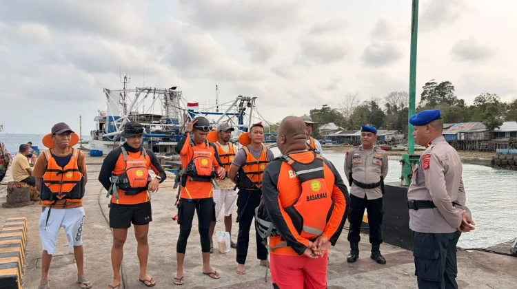 Long Boat Mati Mesin di Perairan Tual, 4 Penumpang Selamat Dievakuasi Tim SAR