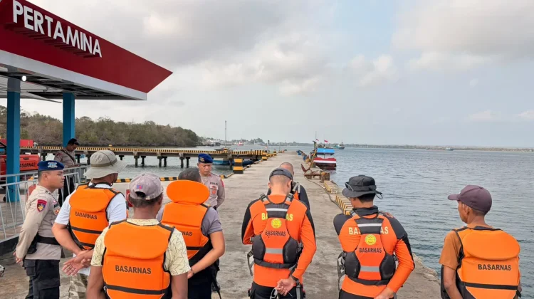 Long Boat Mati Mesin di Perairan Tual, 4 Penumpang Selamat Dievakuasi Tim SAR