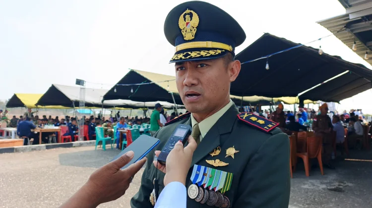 TNI Gelar Makan Bersama Gratis dengan Masyarakat