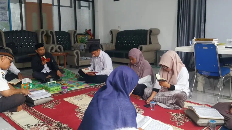 Ngaji Bareng Ustadz, Cara DLHK Tual Bina Rohani ASN