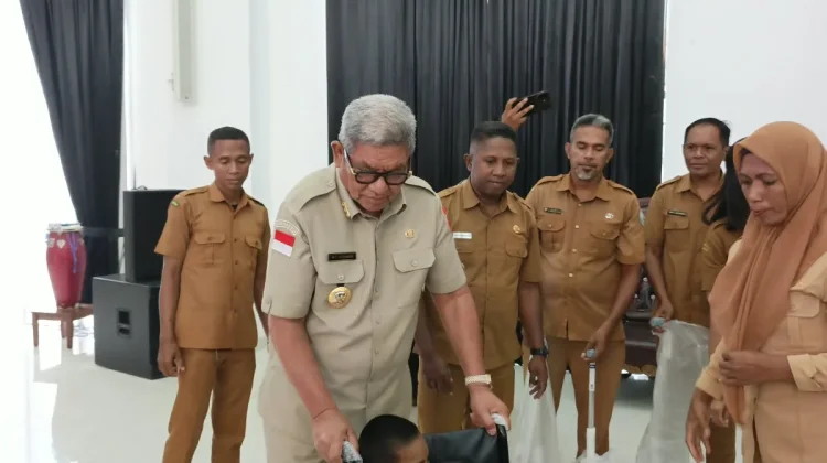 Pemkab Malra Salurkan Bantuan Rp61,5 Juta untuk Korban Bencana dan Disabilitas