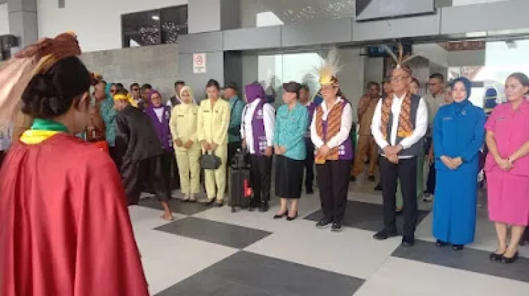 Kunjungan Ketua Tim Penggerak Posyandu Maluku Disambut Meriah di Aru