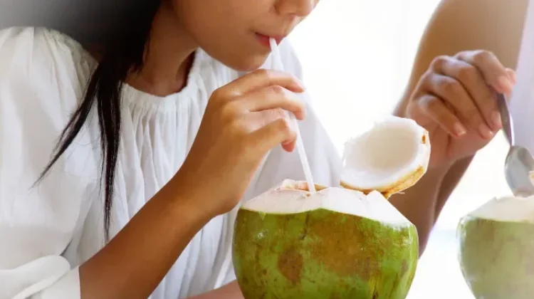 Manfaat Air Kelapa untuk Cegah Batu Ginjal