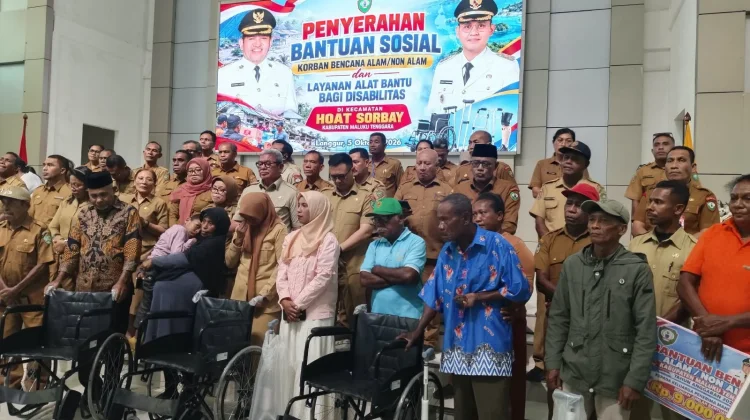 Bantuan Bencana dan Disabilitas Disalurkan, Ini Pesan Bupati Malra