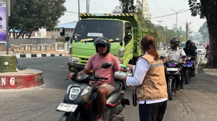 Kabut Asap Tebal, Bupati Malra Instruksi Dinas Kesehatan Bagi Masker ke Warga